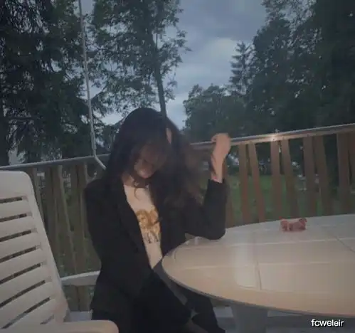 13岁李嫣自信不输王菲,打扮成熟有气质,不愧是天后的女儿