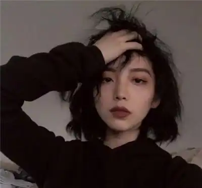 12句伤感霸气说说,你的心情决定了我对你的态度