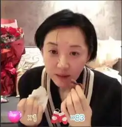 许晴素颜直播答应粉丝要求,关掉美颜的那时,网友们吓得拿不住手机