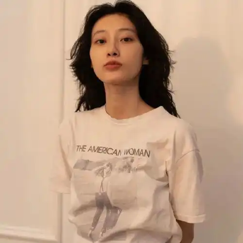 冷淡风女头等我攒够六便士,就去找月亮