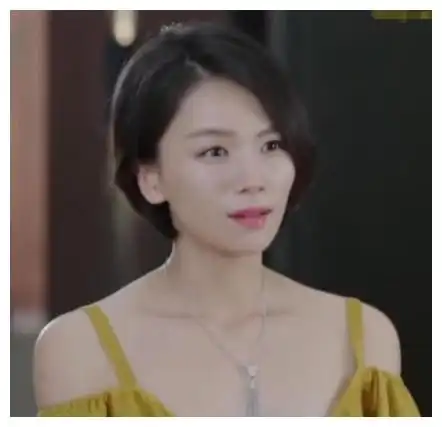 陈思诚宠她三年,却娶了佟丽娅,现在单身的她女人味十足