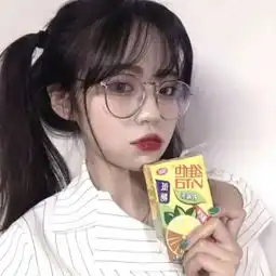 女生温暖小清新的高级感妆容头像