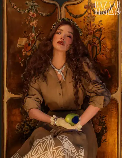 舒淇复古油画大片,造型表现力极佳,仿佛置身唯美浪漫的童话世界