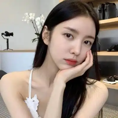 女生很高级的又很有气质的头像喜欢的人反反复复还是会很喜欢