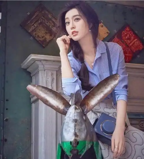 范冰冰李晨约会游乐场,少女心爆棚,网友难怪李晨这么宠她