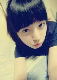 同问这个韩国可爱女生叫什么名字啊
