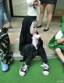 小萝莉cos无脸男太过逼真吓哭同学