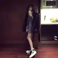 超美的00后女生头像