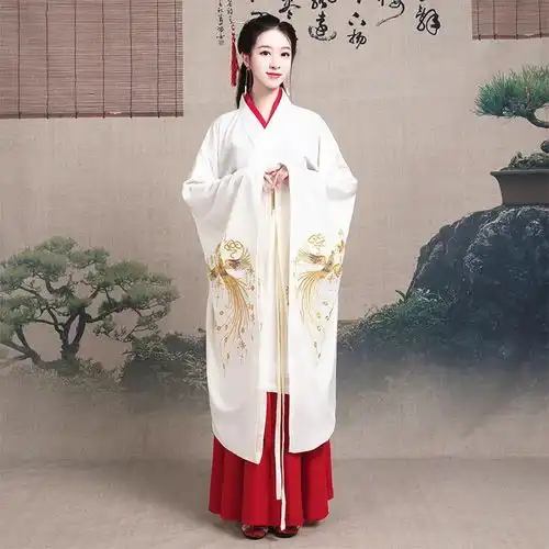 豪门女神郭晶晶美呆了,穿汉服如少女般娇羞,口罩也藏不住美