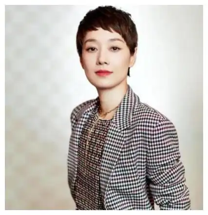 文章新女友疑似被曝光,外形神似马伊琍,气质上却相差十万八千里