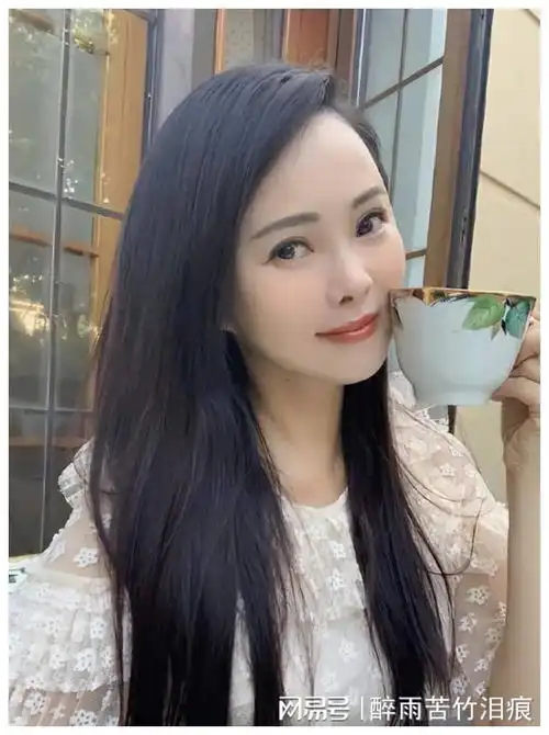 痞帅秦昊难忘陪伊能静怀孕生女的催泪岁月,爱女儿也爱继子