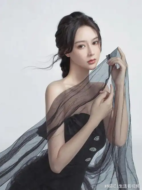 时尚女性时装,黑丝和薄纱