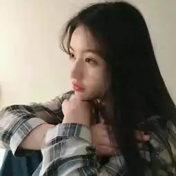 侧颜漂亮女生长发头像