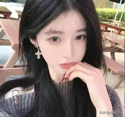 痛心20岁美女网红阿梦去世,死因是抑郁症,家庭优渥很漂亮