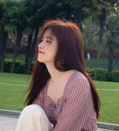鞠婧祎不听造型师劝,非要穿小一码上衣,这三七开体型真绝了