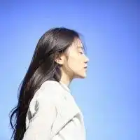森系女生头像长发侧面文艺微信头像图片大全