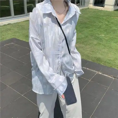 夏天女生怎么穿好看衬衫牛仔裤时髦显高又有女人味