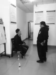 醉酒男女凌晨出租车上争吵不付车费殴打3的哥