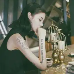 小时候丑丑的长大后却美得惊艳的五个星座爱秀美