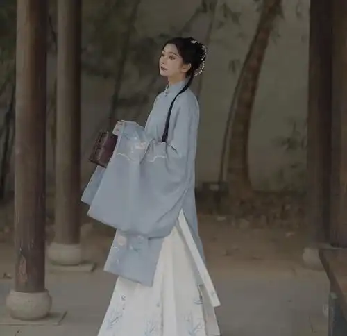 很显瘦的四种汉服,骨架大的女生,也能仙气飘飘,成古风美女