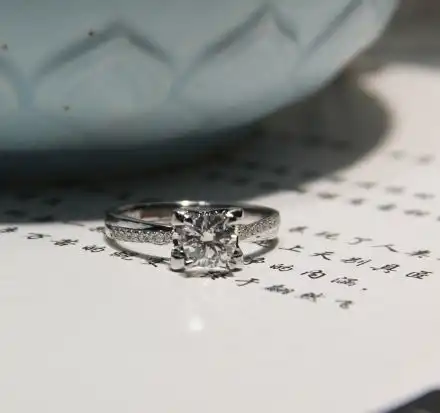 要结婚了,请问有什么钻戒和对戒推荐的吗,品牌或者小众设计感很好的都行