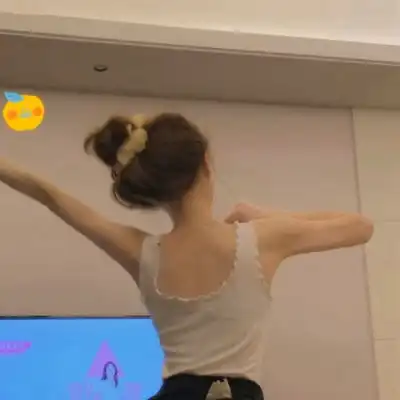 2023个性背影女生头像