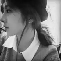 喜欢跷二郎腿的女汉子