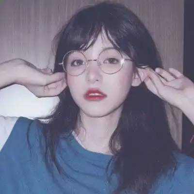 自拍同一人头像10张高清正脸女生头像十连拍