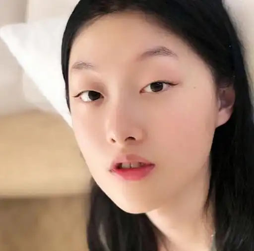 可云徐露45岁仍显年轻丈夫女儿近照曝光