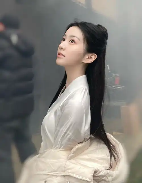 包上恩性感写真