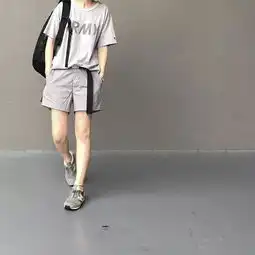 日本20代30代女生都在学的酷妈穿搭,你也来感受一下