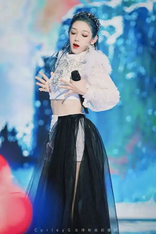 霸道总裁男明星,爱上自家女明星剧本都不敢这么写
