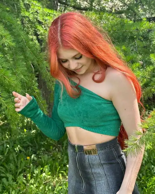 俄罗斯花滑女星特鲁索娃大婚,年仅20岁,新婚丈夫随时可能上前线