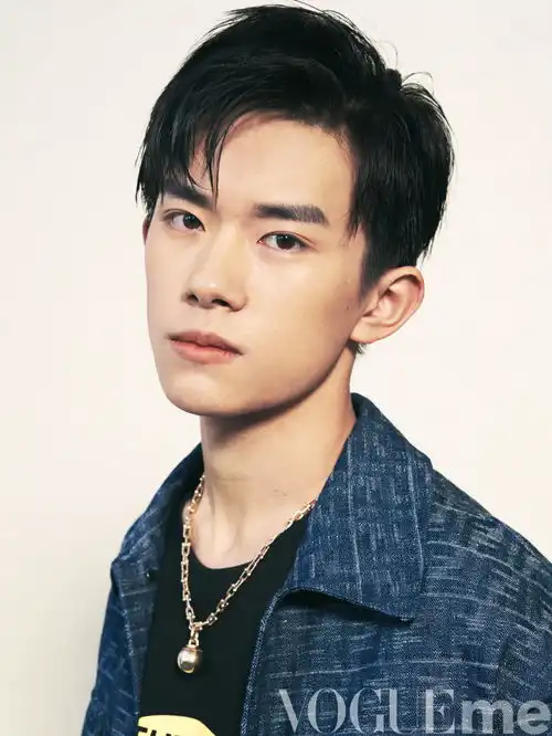 李敏镐发自拍和其它明星的颜值大对比,凭什么是他最帅