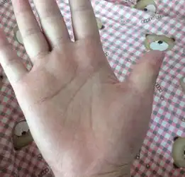 女生手纹很多命运会很坎坷么,她们看我手说手纹多说我命不好﹏