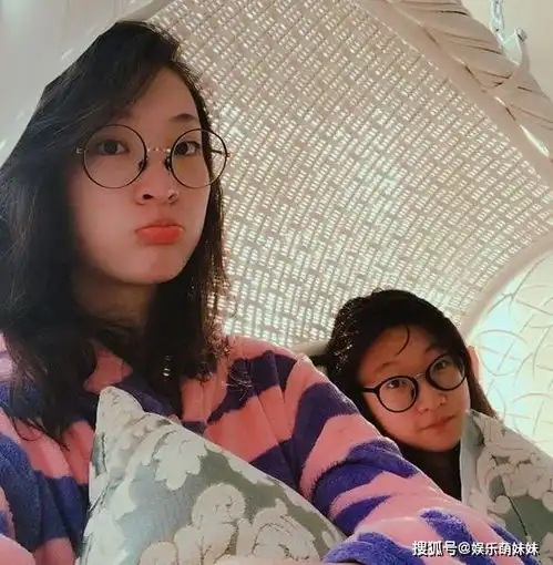 走进惠若琪住的豪宅,餐厅椅子都是宫廷式的,过着女王般的生活