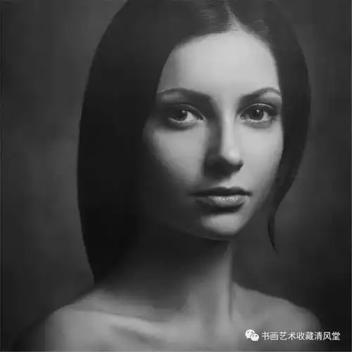 国外摄影她像宁静的露珠,在绿叶上驻足