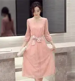 女神必备小粉裙,随便穿穿都能美到不行