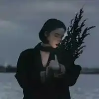 qq女生欧美范头像短发