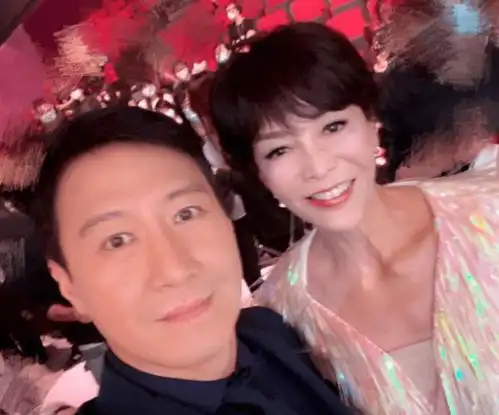 黎明为公益现身电视城,tvb女艺人秒变小粉丝
