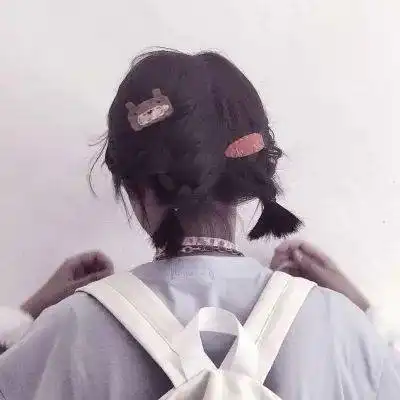 背影头像可爱短发女生头像