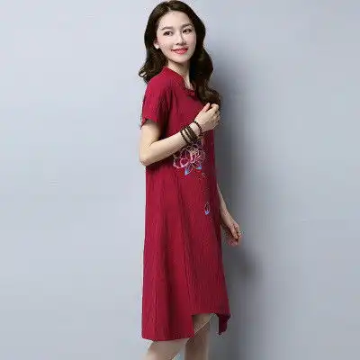过了三四十女人,穿上这样连衣裙,年轻又时尚,肚子不见背影好看