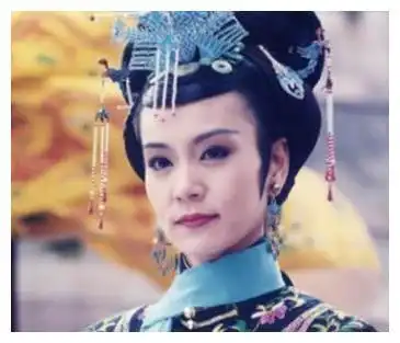 2011年,琼瑶女郎刘雪华老公意外坠楼,灵堂上她哭着喊爸爸