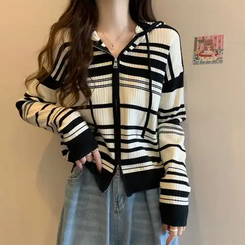 大码女早秋装新款显瘦条纹连帽针织开衫卫衣外套胖mm宽松减龄上衣