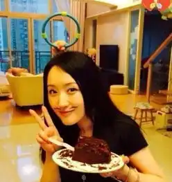 杨钰莹比许晴还少女,难怪能甩掉不堪过往嫁入豪门