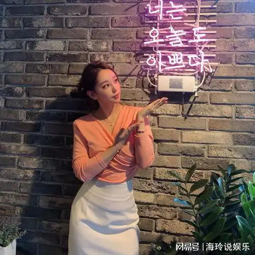 她是韩国体育电视台最美女主播,因被骗当小三隐退娱乐圈