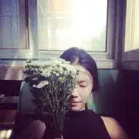 对的人是不需要你跑着去靠近的