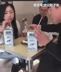 美女闺蜜家里风扇坏了,到我家吹空调,女友不在好尴尬