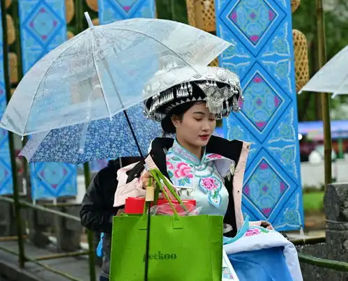 玉林三月三假期首日,帅哥美女和市民们欢聚一堂,共庆民族盛会