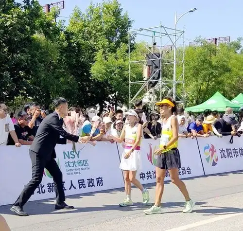 美丽温馨欢乐图说沈北蒲河女子半程马拉松赛